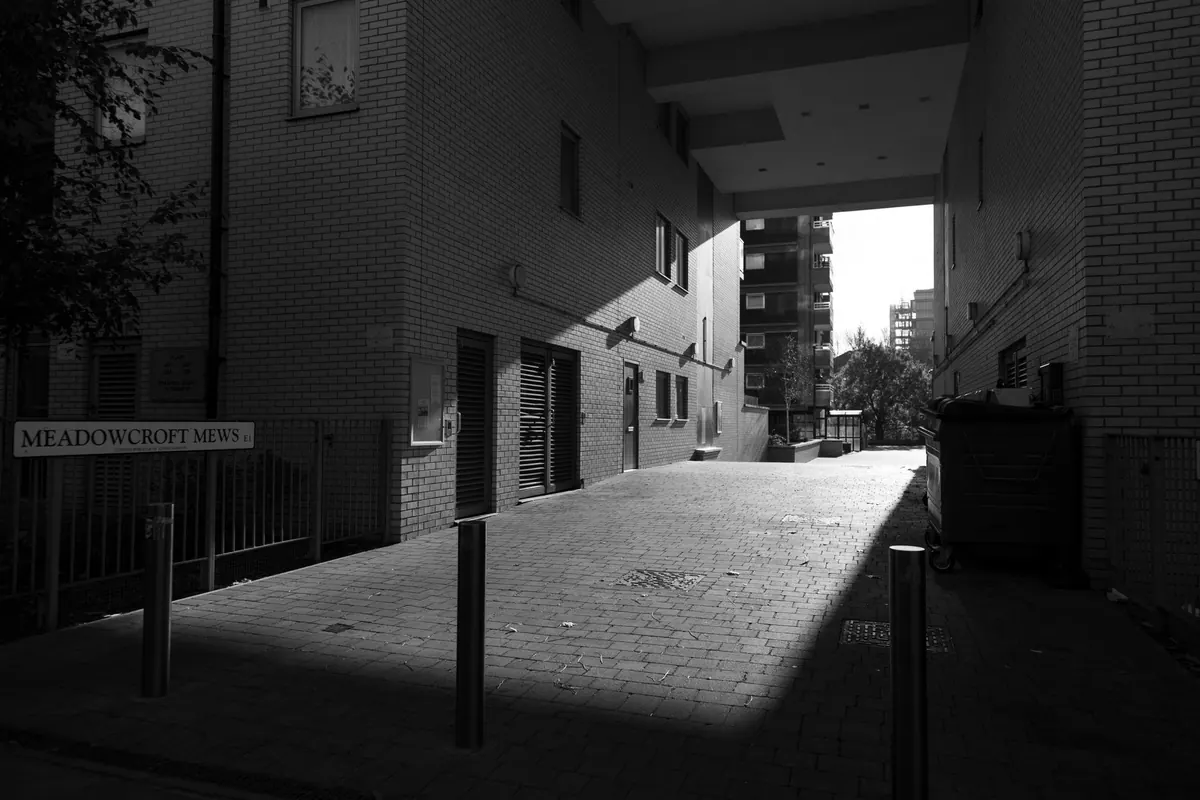 How to Buy a Mews House in London: A Beginner's Guide to Freeholds, Leaseholds and Service Charges